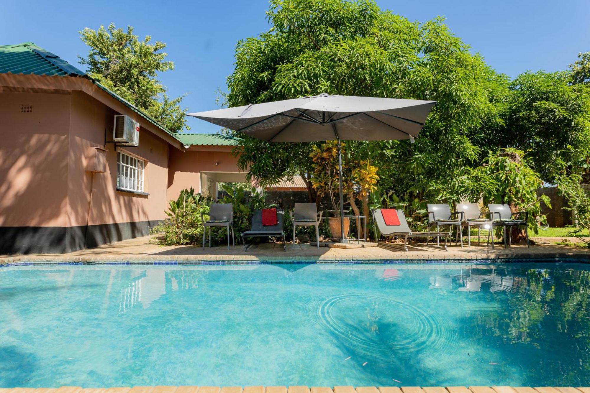Hungwe House Villa Air Terjun Victoria Bagian luar foto